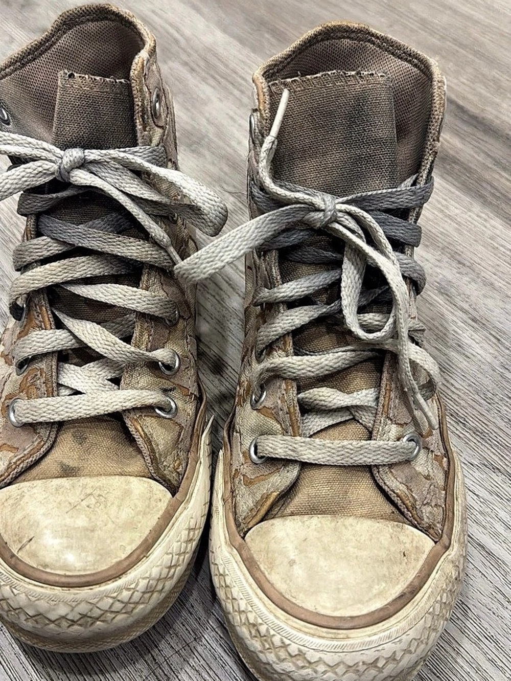 Converse Chuck Taylor All Star Camo High Top Sneakers US 2 Fair